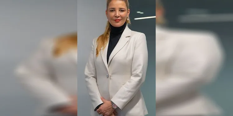 “Gençlerin elinden tutmalıyız”