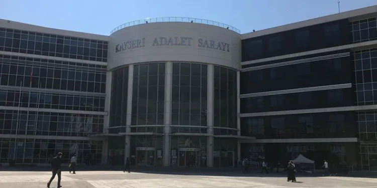 Sevgilisine ‘Dolandırıcılık’ suçundan dava açtı