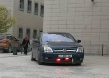 Devlet hastanesine çakarlı araçla gelen sürücüye cezai işlem