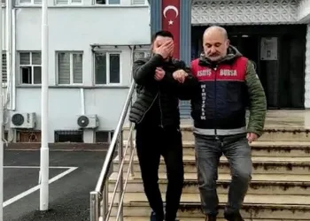 Sabah saatlerinde işe giden kadını gasp etti
