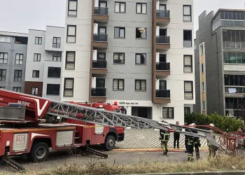 Gaz sızıntısı şüphesiyle 3 apartman tahliye edildi