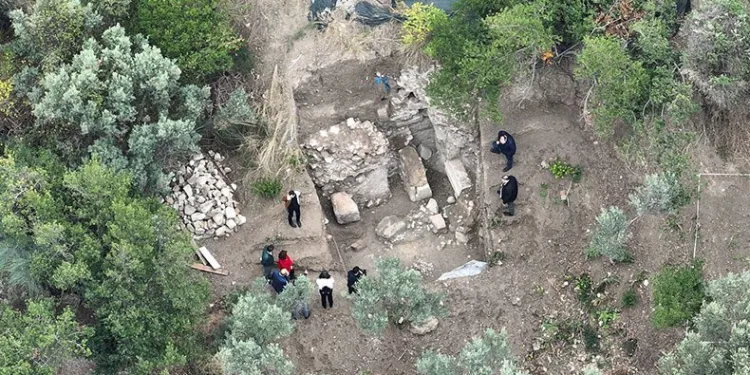 Myrleia Antik Kenti gün yüzüne çıkıyor