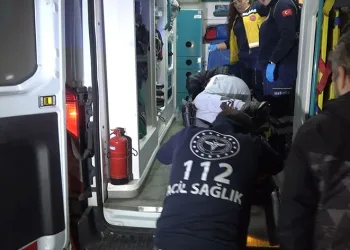 Tartıştığı arkadaşını 3 yerinden bıçakladı