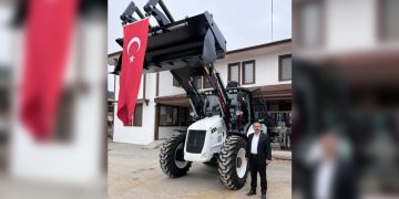 Harmancık Belediyesin’e kazıcı yükleyici iş makinesi
