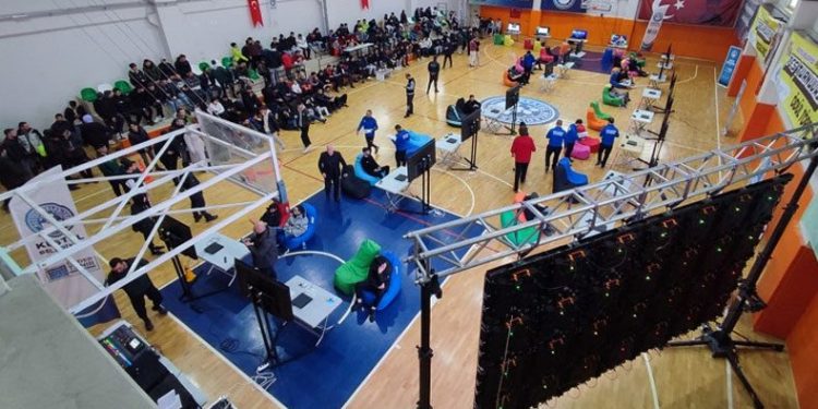 PlayStation Turnuvası Nefes Kesti