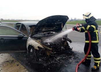 Otomobil test sürüşünde alev aldı