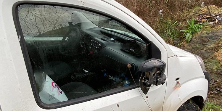 Kız arkadaşına araçta dehşeti yaşattı