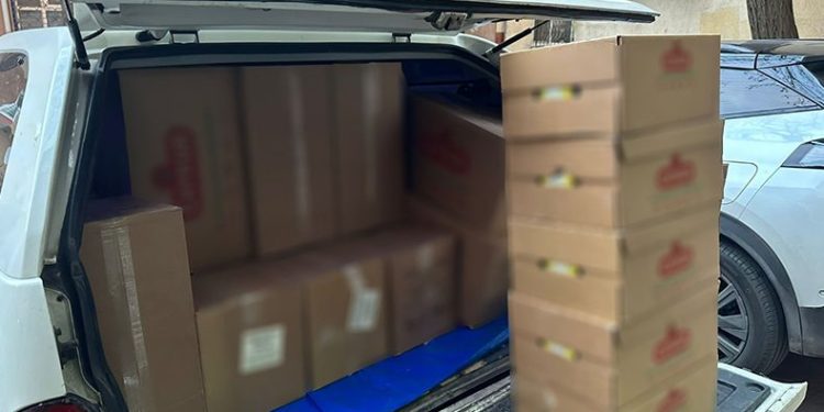 Şüpheliler çayı satmaya çalışırken yakalandı