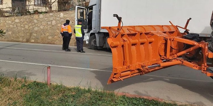 Kaza anı güvenlik kamerasına yansıdı