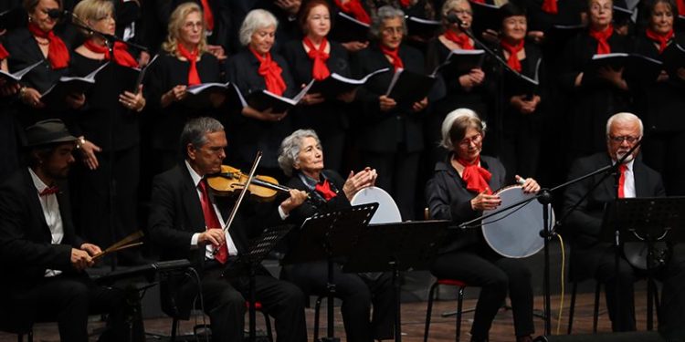 Aktif Yaşlı Merkezi sanatla tazelendi