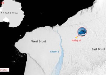 Londra büyüklüğünde buz dağı koptu