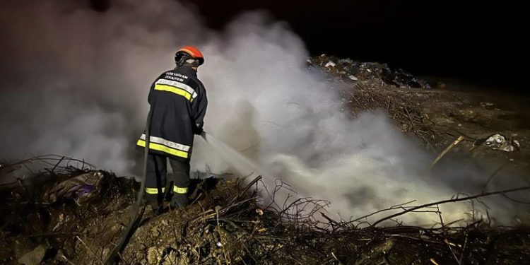 Bolu’da çıkan çöp yangınına müdahale