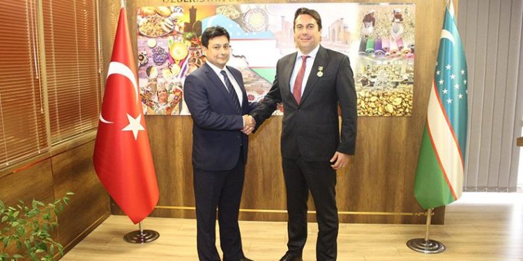 C.K. Hasanoğlu’na ‘Halklar Dostluğu Nişanı’