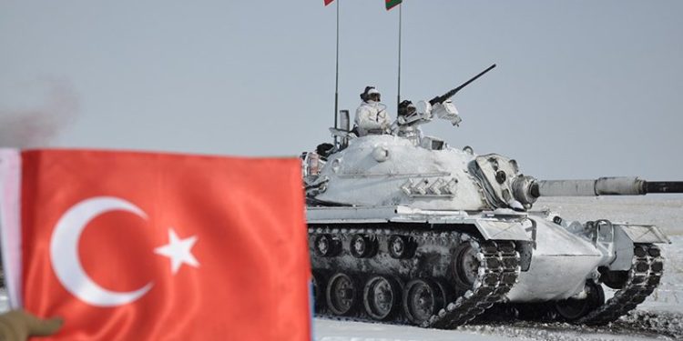 Kars’ta tatbikatta hedefler 12’den vuruldu