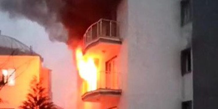 Şarjdaki telefon yangına neden oldu