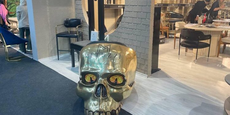 Kuru kafa şeklinde sandalye yaptılar