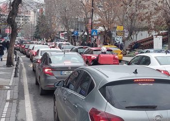 1 milyona 300 bin araç