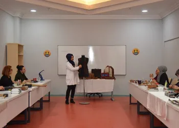 Yıldırım’da deri sanatının incelikleri öğretiliyor