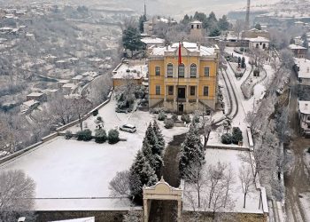 Safranbolu beyaz gelinliğini giydi