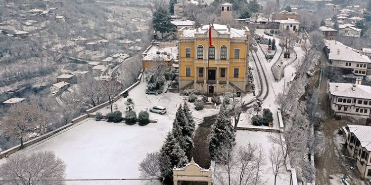 Safranbolu beyaz gelinliğini giydi