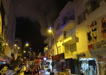 Oturduğu evi yakan kiracı kadın tutuklandı