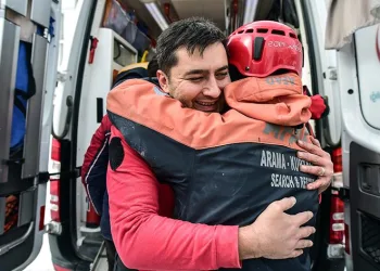 Depremden 22 saat sonra kurtarıldı