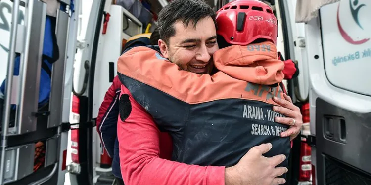 Depremden 22 saat sonra kurtarıldı