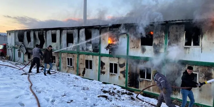 Dumlupınar’da rüzgar enerji santralinde yangın