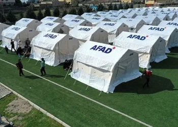 Depremzedeler için oluşturulan tahliye noktaları