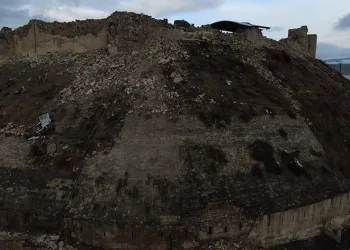 Asırlık Gaziantep kalesi yıkıldı
