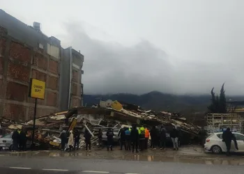 Hatay’da depremin yıkımı gün ağarınca ortaya çıktı