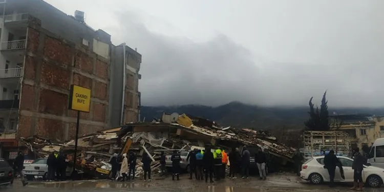 Hatay’da depremin yıkımı gün ağarınca ortaya çıktı