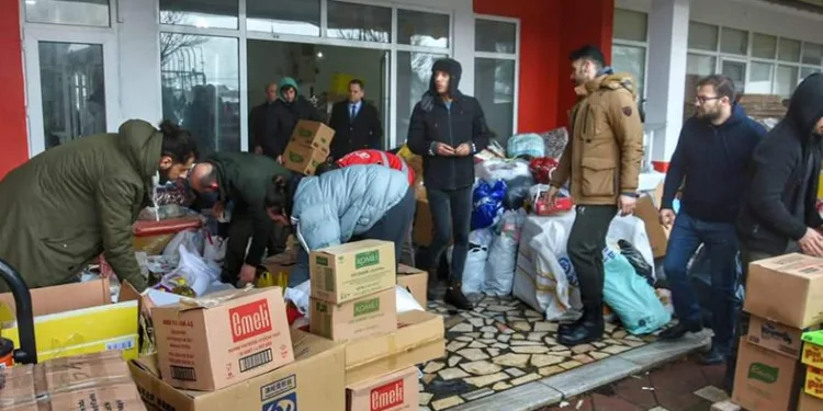 Yenişehirden 8 Tır yardım malzemesi yola çıktı