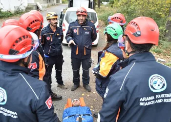 Ekipler İstanbul’dan deprem bölgesine doğru yola çıktı