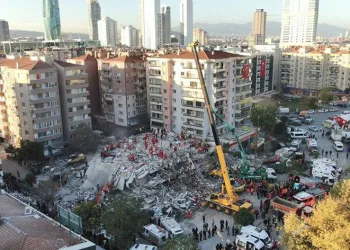 Kahramanmaraş Elbistan’da da binalar yıkıldı