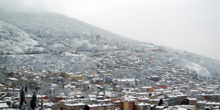 Bursa’da kar yağışı etkili oldu