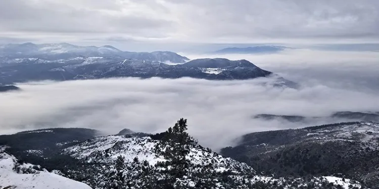 Karla kaplanan Spil dağcıların akınına uğradı