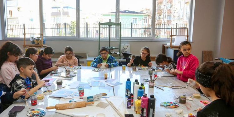 Cumhuriyet’in 100. Yılında 100 çocukla sanat atölyeleri