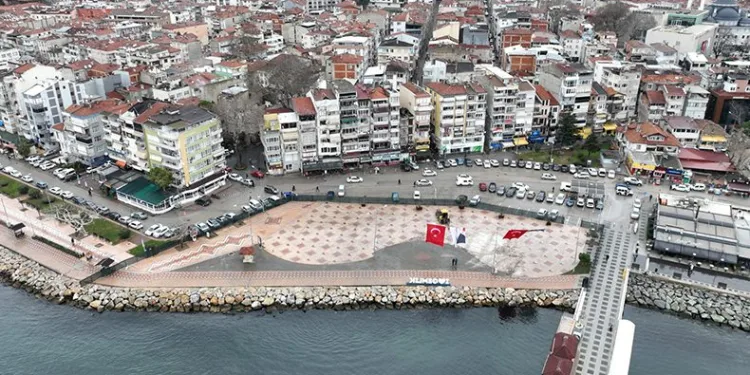 Gemlik meydanına estetik dokunuş