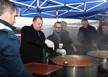 Başkan Mesaiye Pazarda Başlıyor