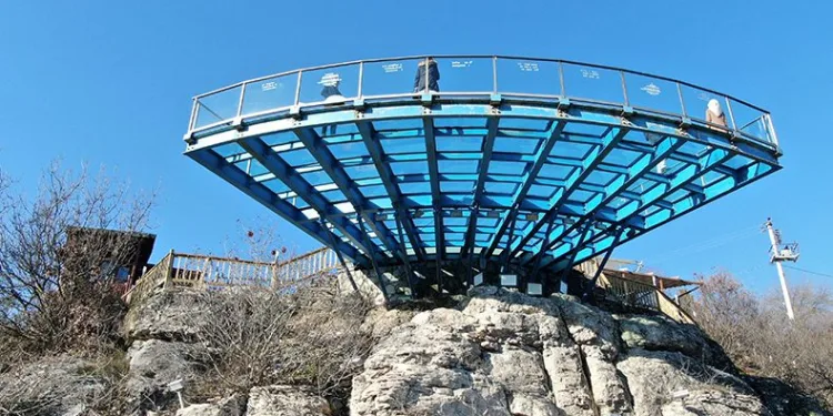 Türkiye’nin ilk cam terasını 165 bin kişi ziyaret etti