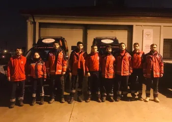 Düzce’den deprem bölgesine sağlık ekipleri yola çıktı