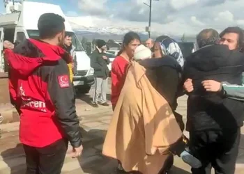 34 saat sonra ağlatan buluşma