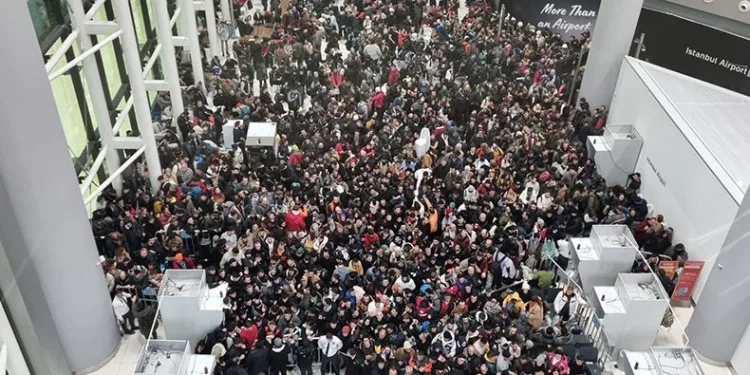 İstanbul Havalimanı’nda deprem bölgesi için yoğunluk