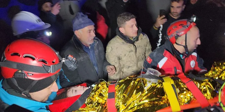 Küçük Betül 47 saat sonra kurtarıldı