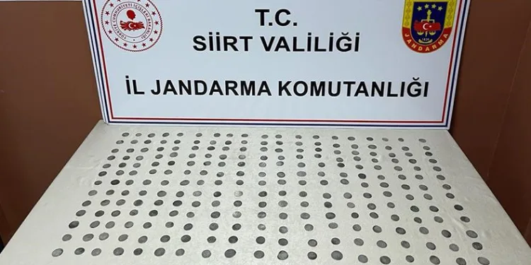 350 adet gümüş sikke ele geçirildi