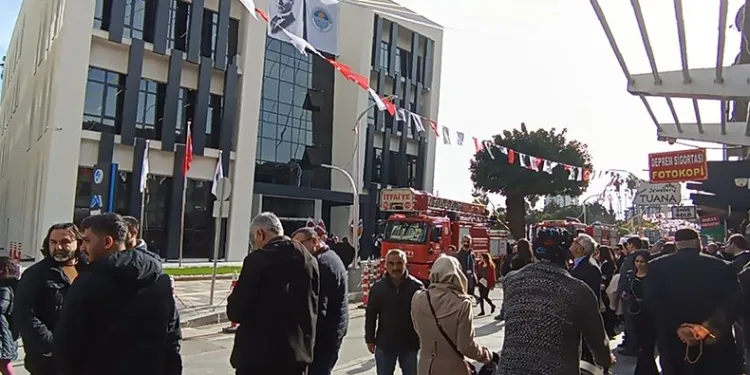 Açılışı yapıldıktan 15 dakika sonra yangın çıktı