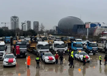Deprem bölgesine takviyeler sürüyor