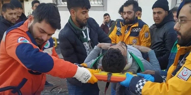 Bir aile kurtarıldı