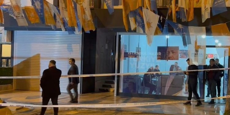 AK Parti’ İrtibat bürosuna silahlı saldırı
